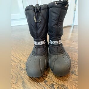 Sorel Black Youth Boots Insulated Footwear size 6 boys